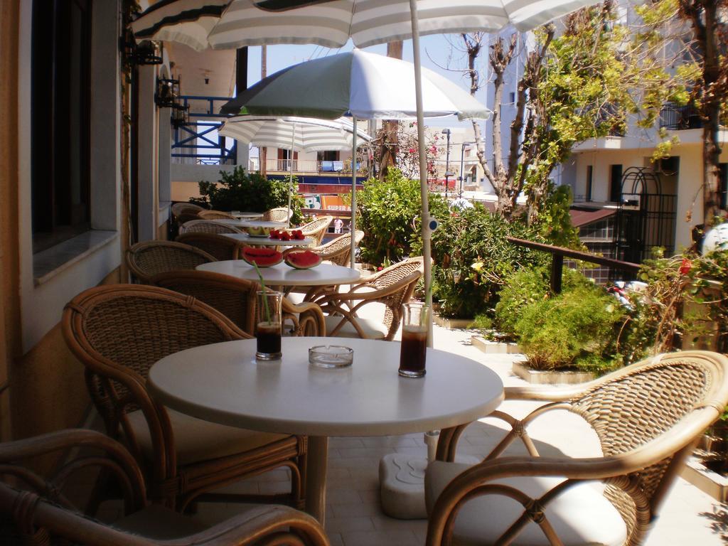 Floral Hotel Hersonissos  Bagian luar foto